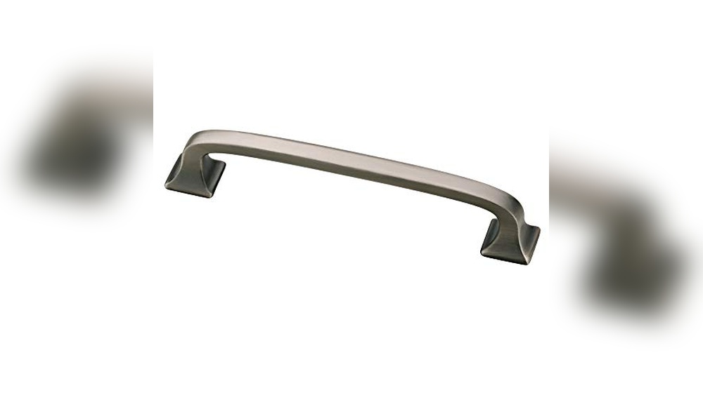 Best Color Hardware for Oak Cabinets