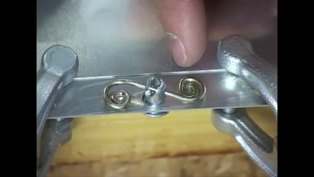 How Do Dzus Fasteners Work
