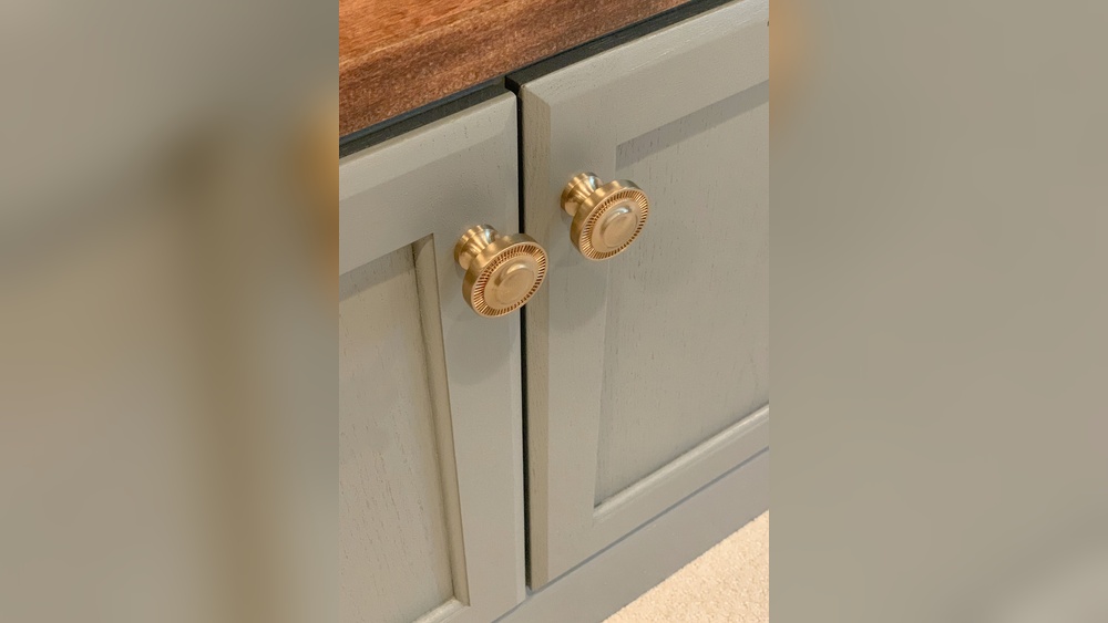How to Install Cabinets Hardware