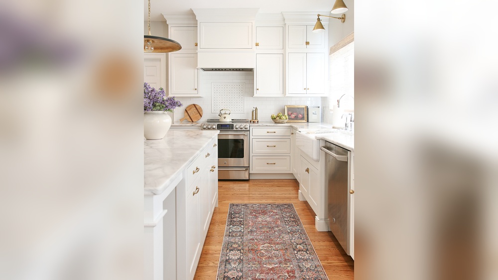 Can Metals Be Mixed in Cabinet Hardware