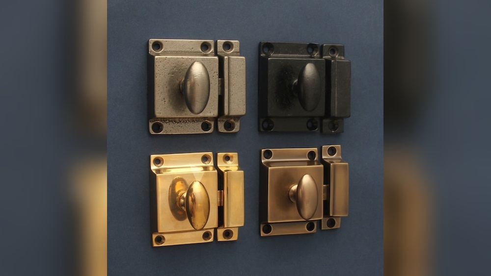 Does Brass Cabinet Hardware Turn Black: Causes & Easy Fixes