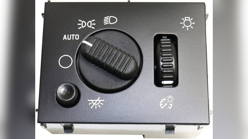 Does Dimmer Switch Cause Tail Light Failure in Gmc Yukon