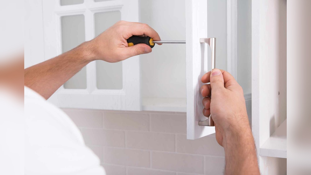 How Much to Replace Cabinet Hardware
