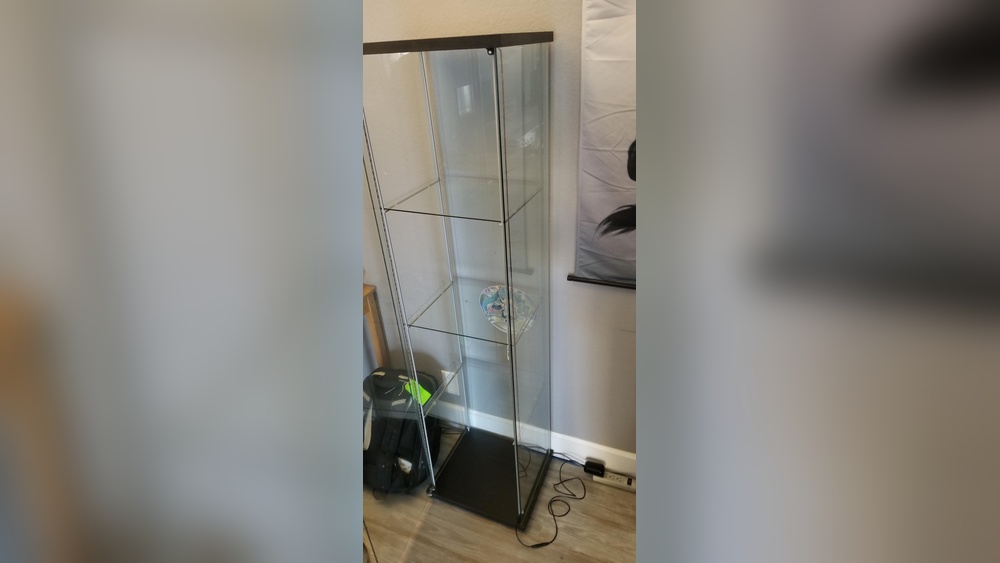 How to Anchor Detolf to Wall