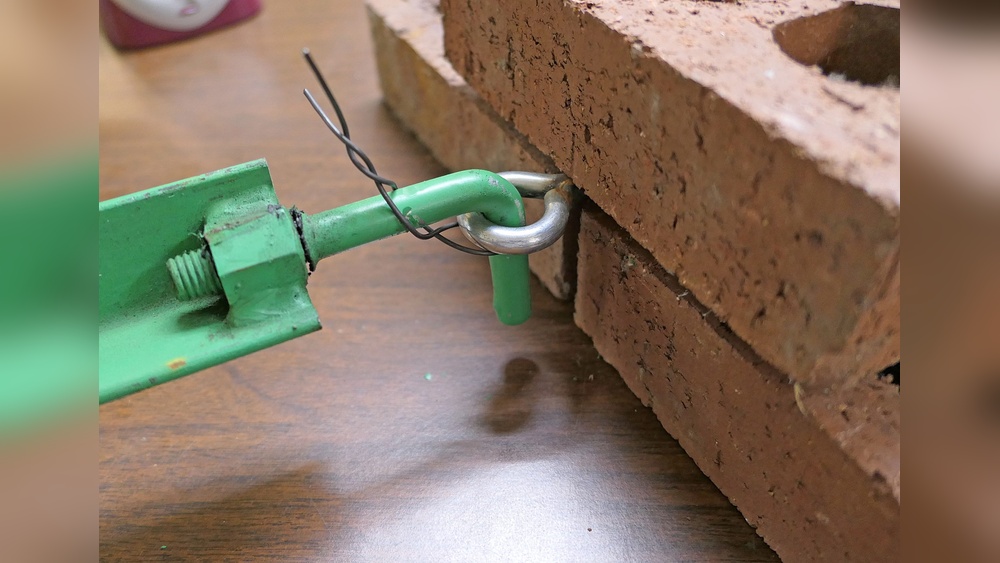 How to Anchor Scaffolding to a Brick Wall