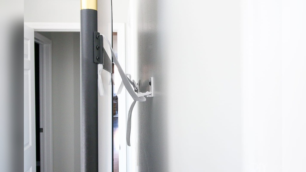 How to Anchor Wall Mirror
