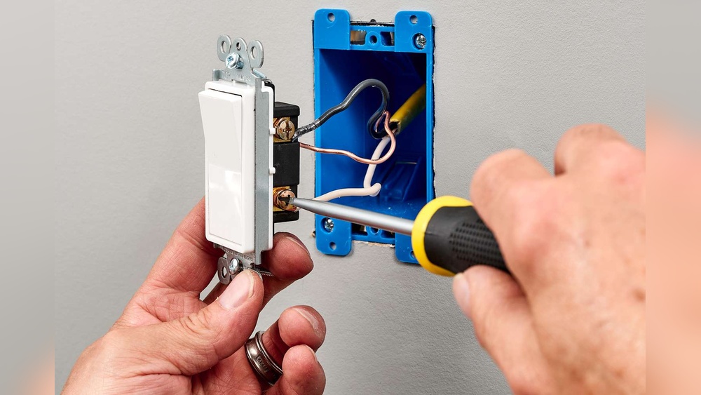 How to Attach a Light Switch