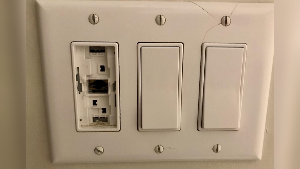 How to Change a Broken Light Switch