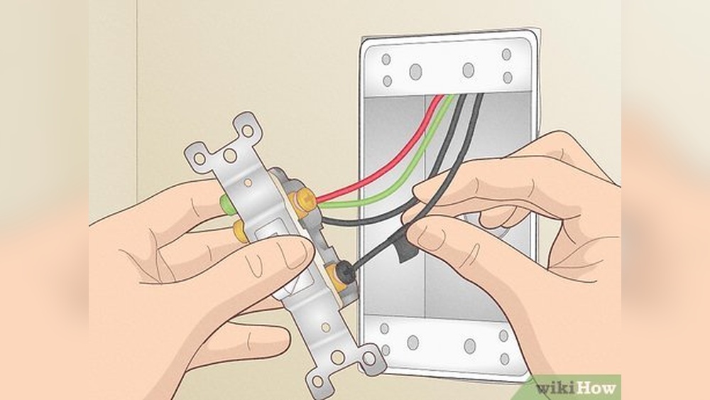 How to Change a Light Switch With the Power on