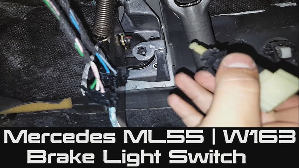 How to Change Stop Light Switch