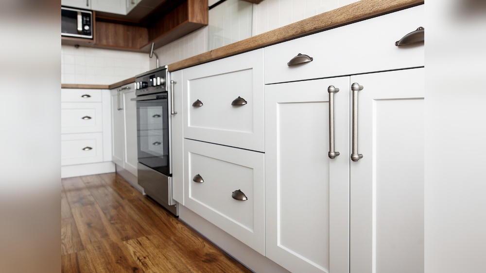 How to Choose Cabinet Hardware Finishes