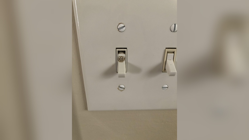 How to Clean Light Switch Toggle