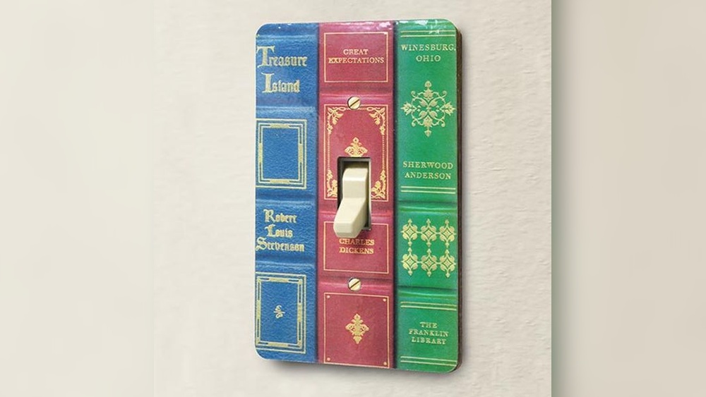 How to Decorate Your Light Switch