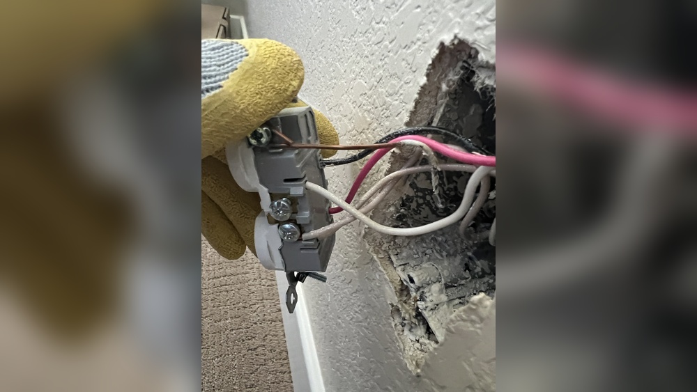 How to Disconnect Outlet from Light Switch