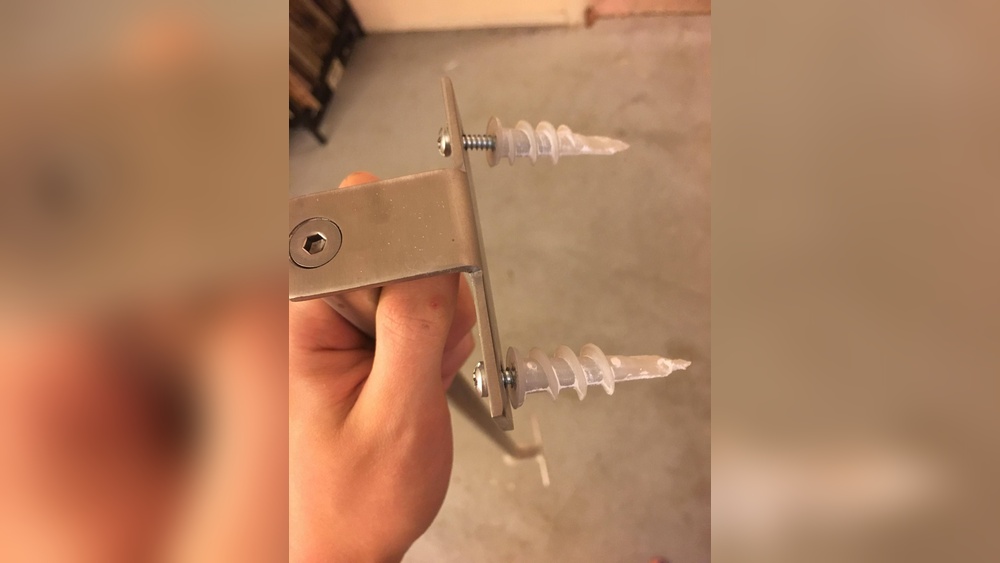 How to Get a Anchor Screw Out of Wall