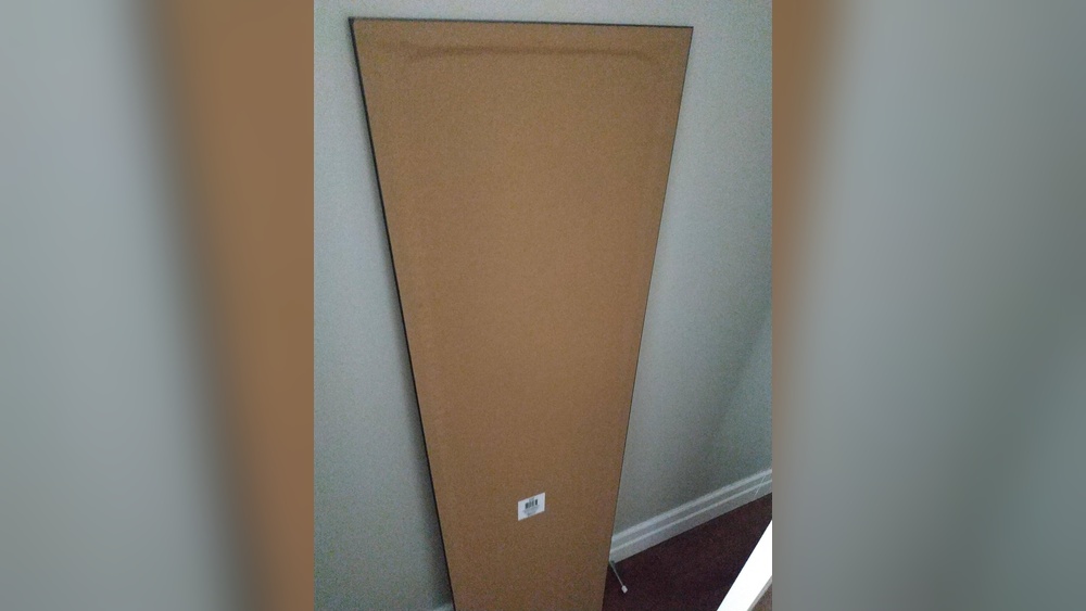 How to Hang a Wall Mirror With Hooks