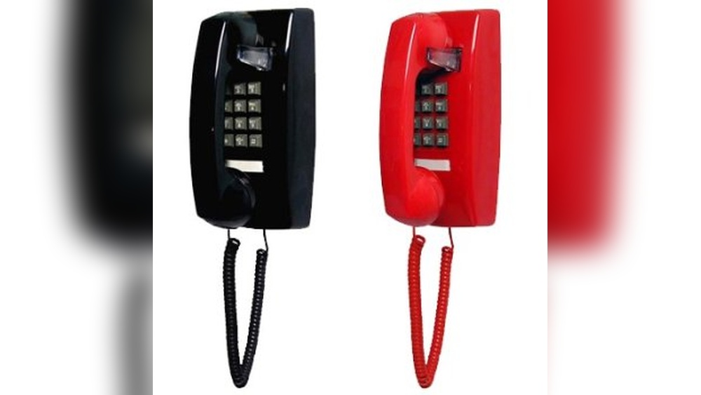How to Hook a Phone to Wall