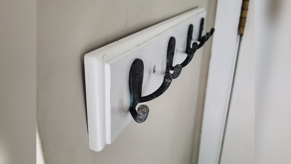 How to Hook Somethign to a Wall