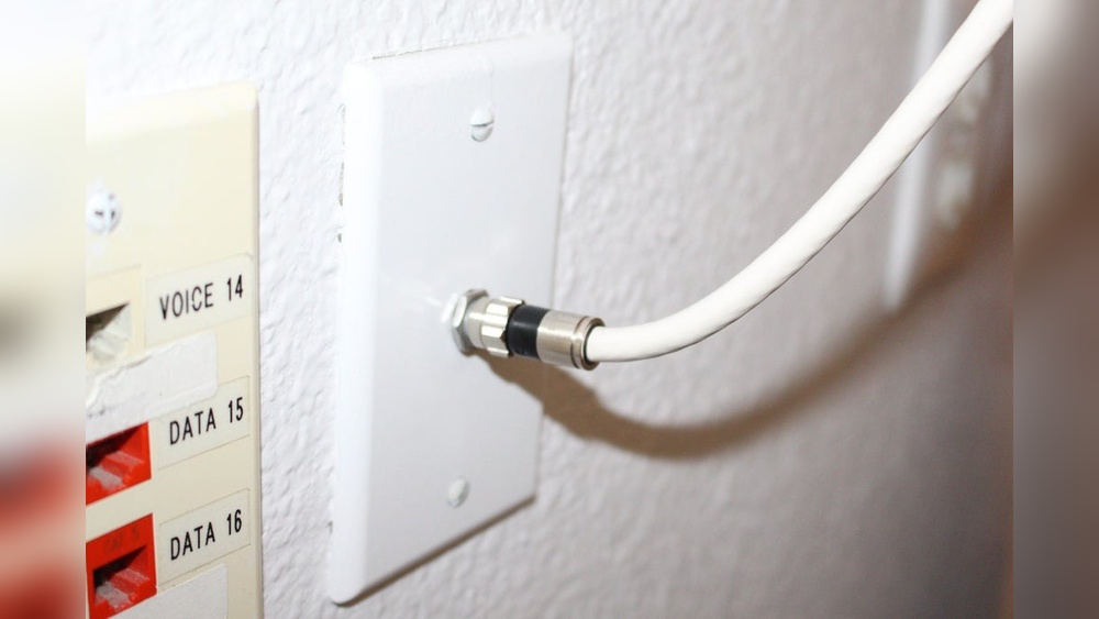 How to Hook Up Cable Tv Wall