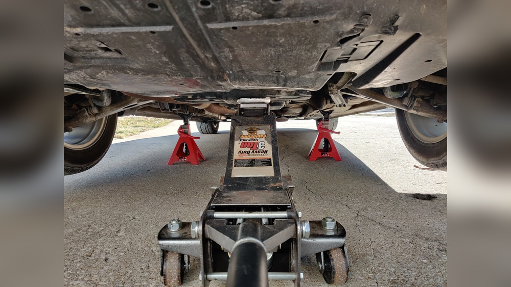 How to Jack Up an Impreza Using a Floor Jack