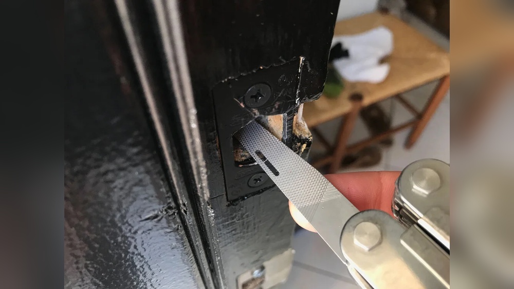How to Jam a Deadbolt