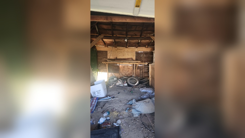 How to Lift a Roof With Floor Jack
