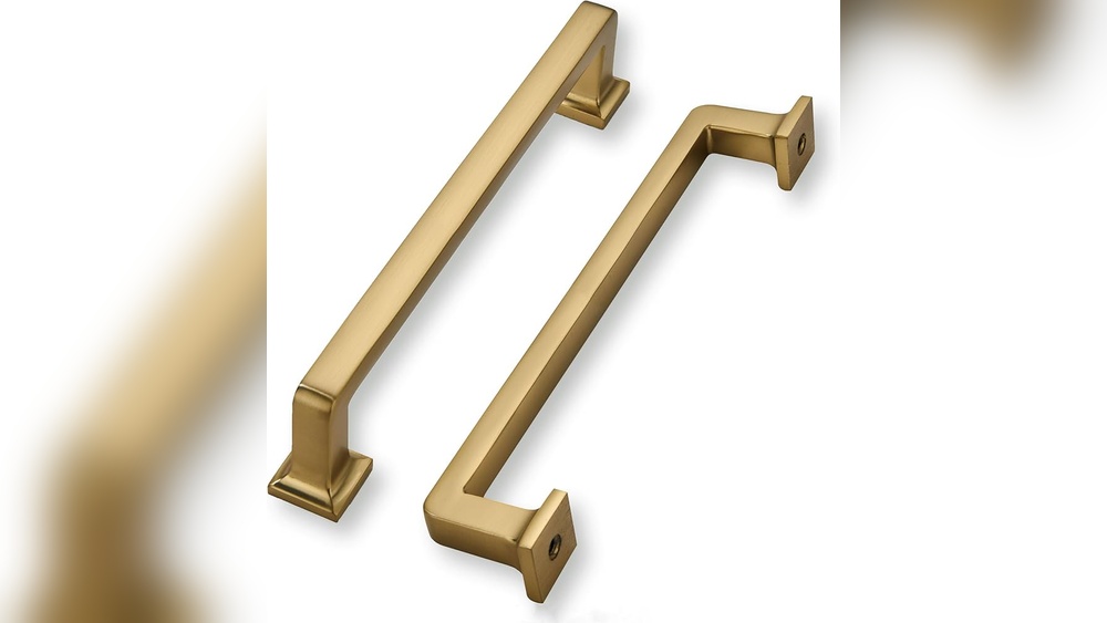 How to Make Cabinet Hardware Look New