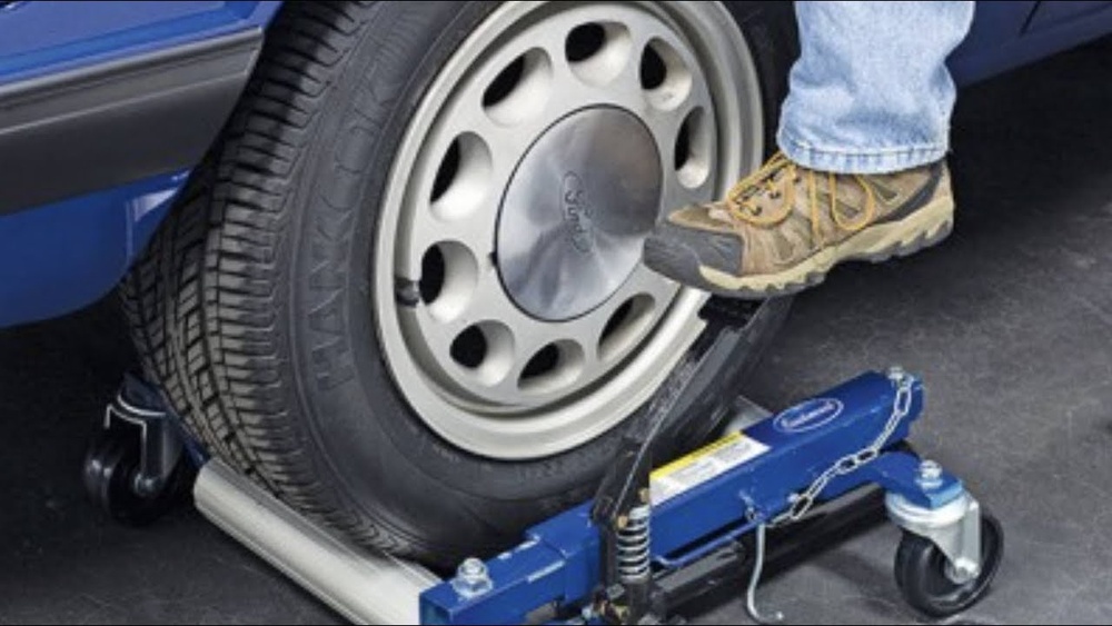 How to Move Parked Car With Floor Jack