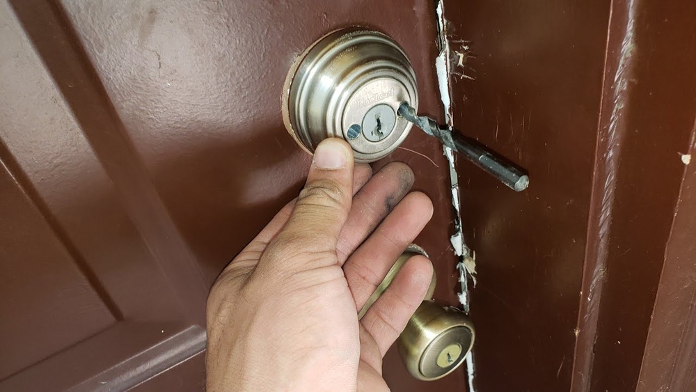 How to Open a Deadbolt Lock With a Drill