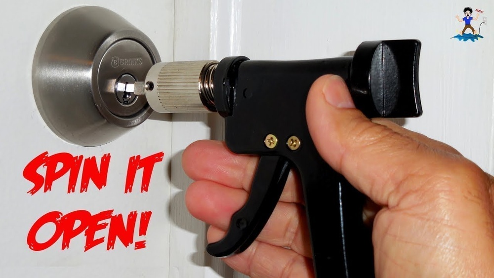 How to Open a Deadbolt With a Key