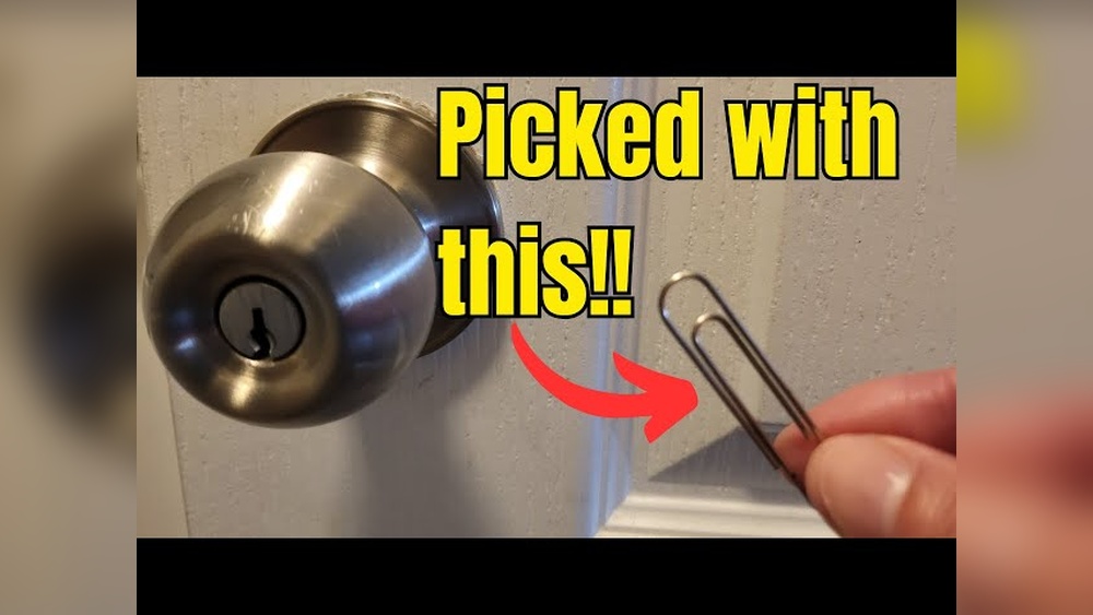 How to Pick a Kwikset Deadbolt With Paper Clips