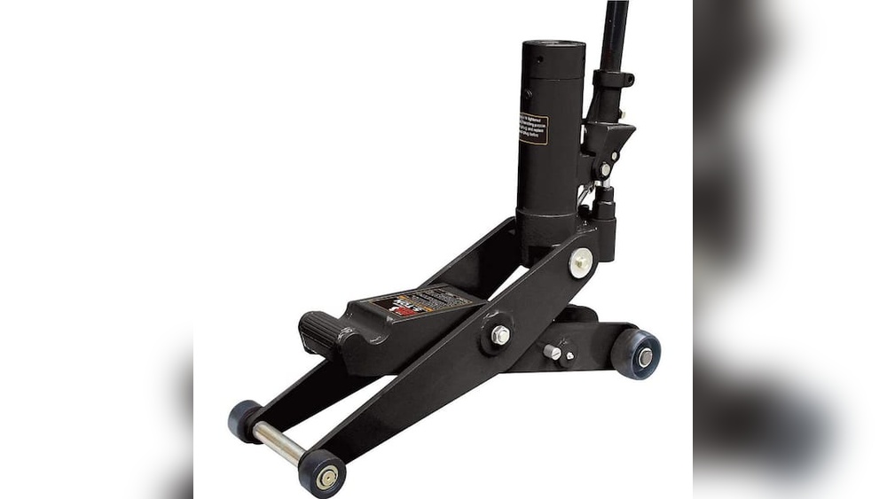 How to Position a Floor Jack
