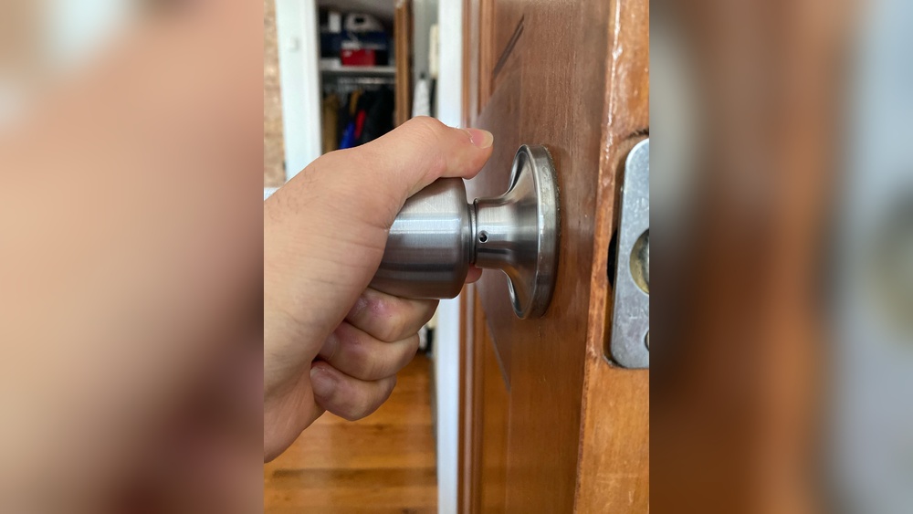 How to Remove a Defiant Deadbolt