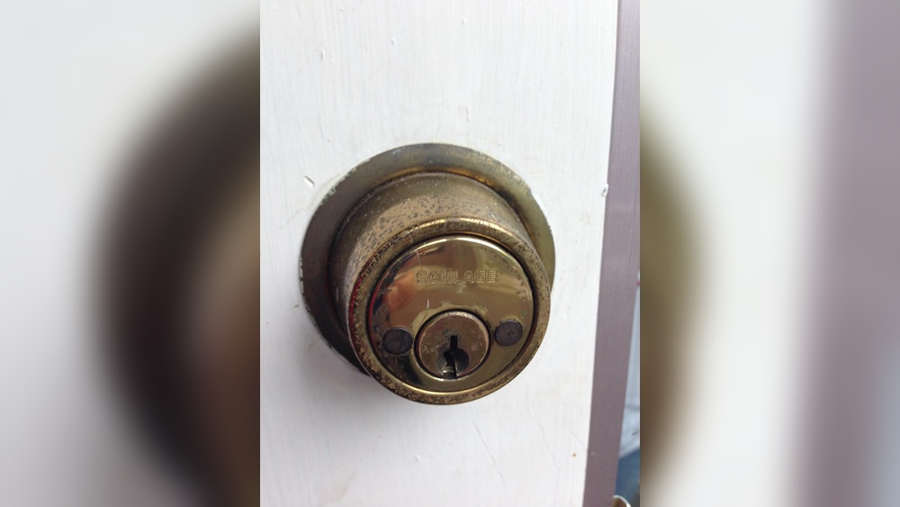 How to Remove a Schlage Double Cylinder Deadbolt