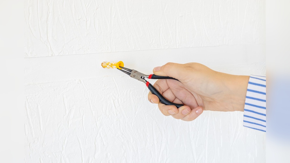 How to Remove Anchors from Drywall Wall