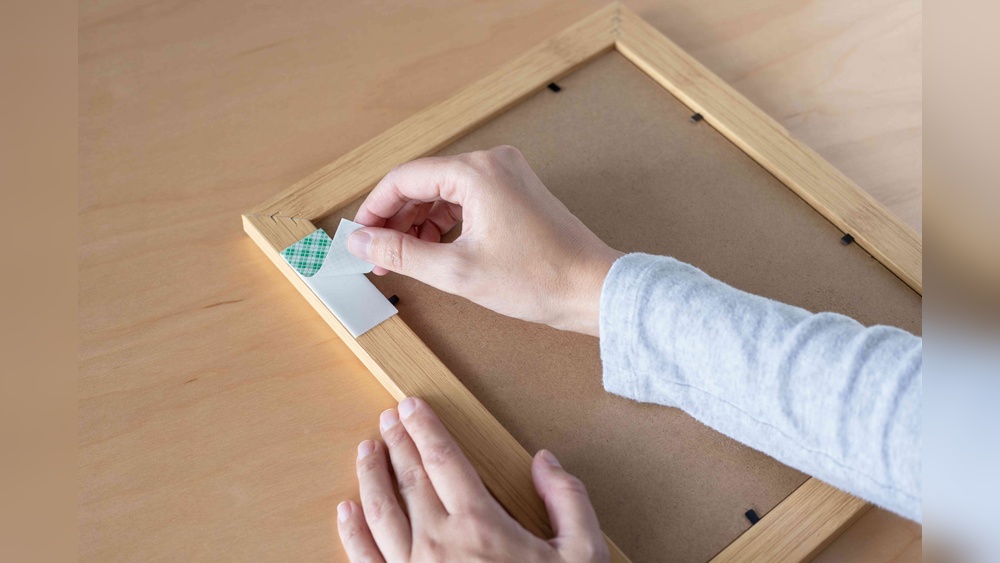How to Remove Foam Mounting Tape