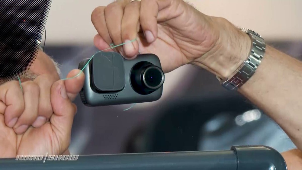 How to Remove Permanent Mounting Tape