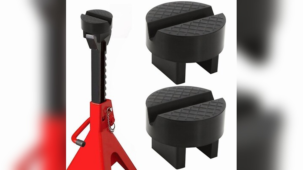 How to Remove the Pad on My Lincoln Floor Jack