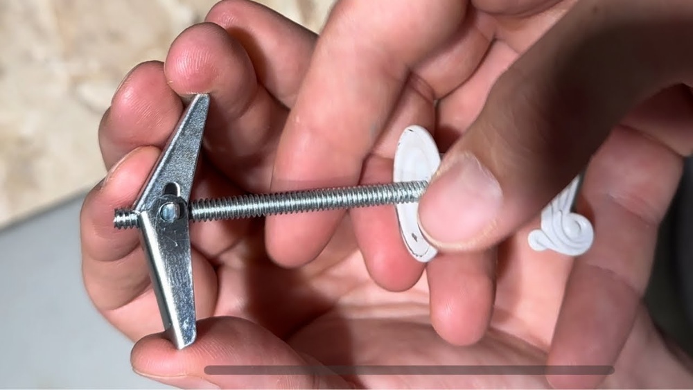How to Remove Toggle Anchor from Wall