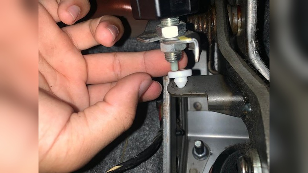 How to Replace Brake Light Switch Stopper