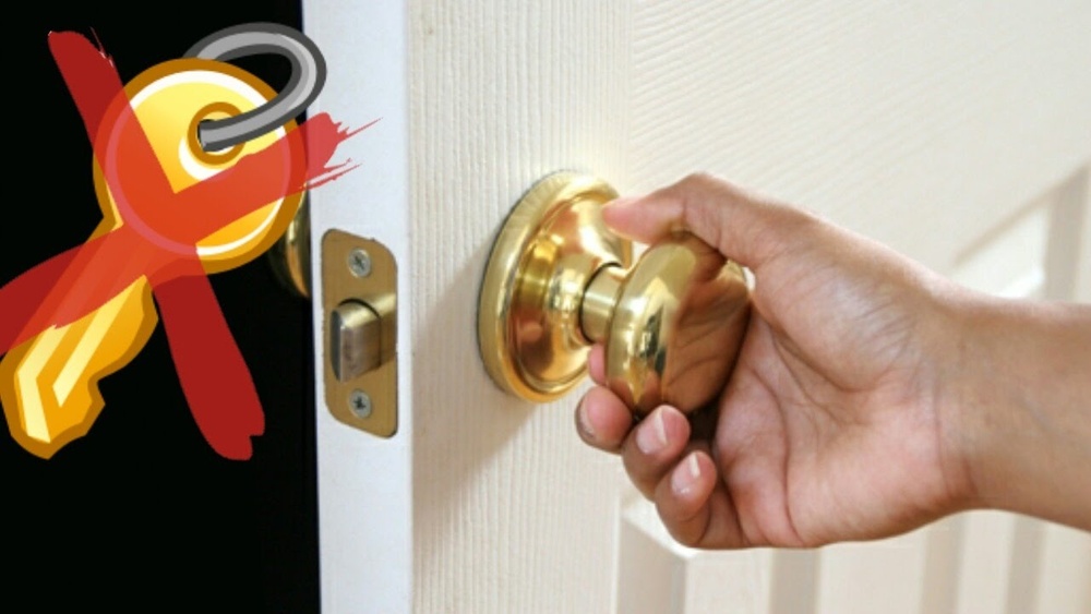 How to Unlock a Door Without a Key Deadbolt
