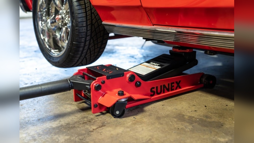 How to Use a Floor Jack Safely