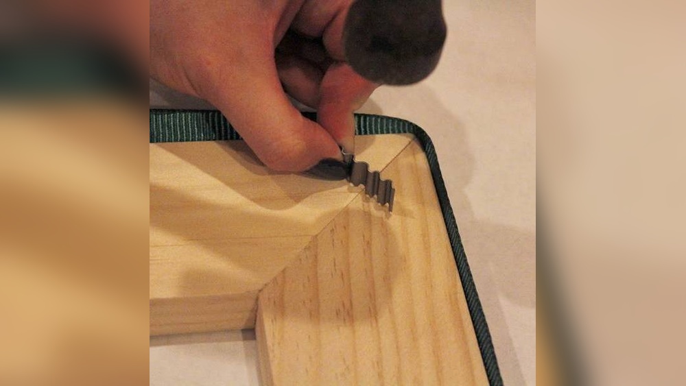 How to Use Joint Fasteners for Picture Frames