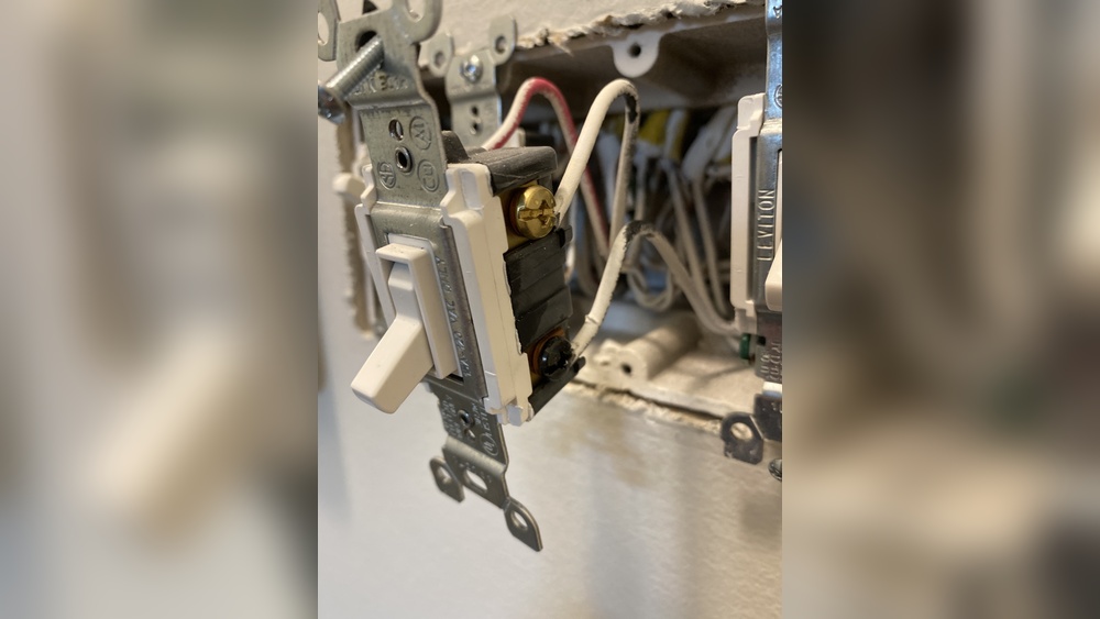 How to Wite a Light Switch