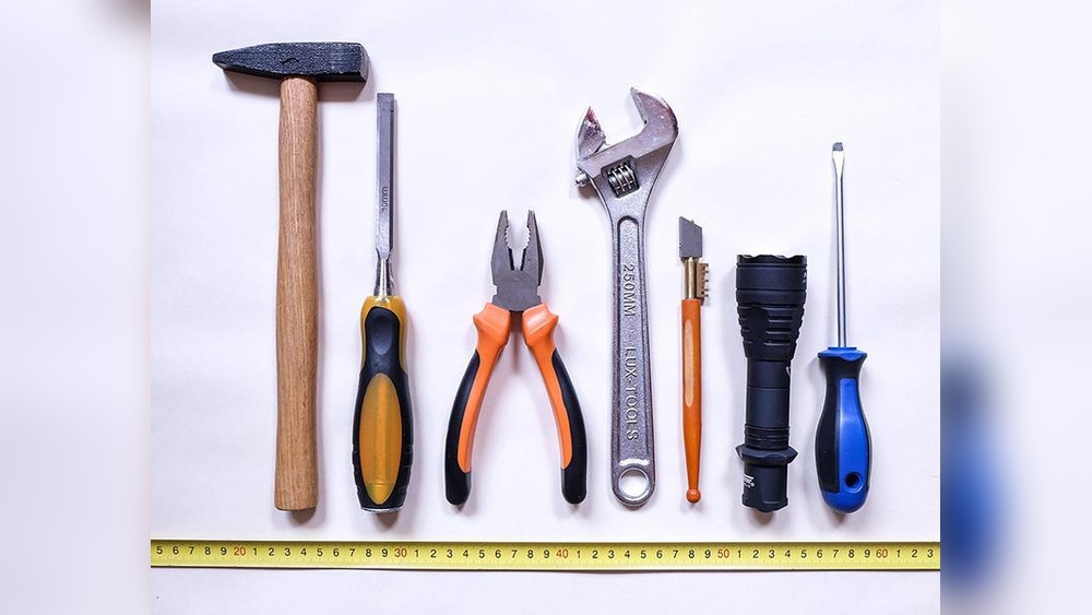 What are Fastening Tools
