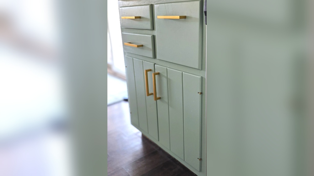 What Color Hardware for Blue-Green Cabinets