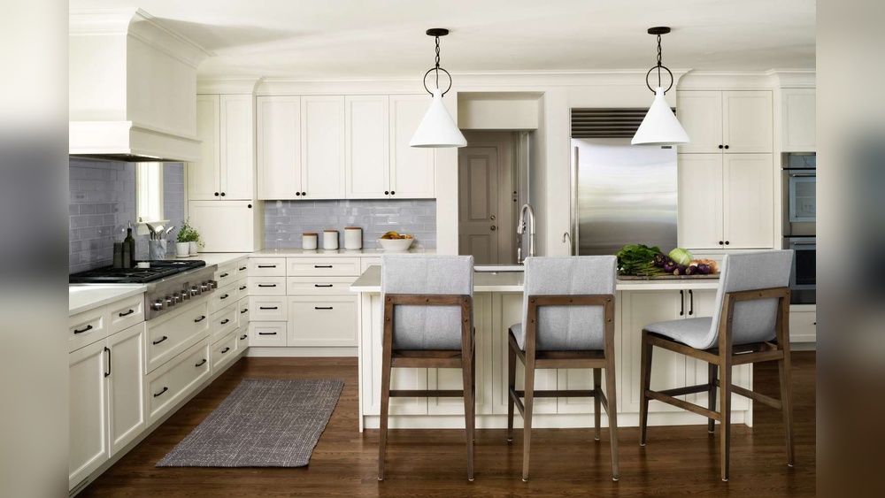 What Color Hardware Goes With White Cabinets