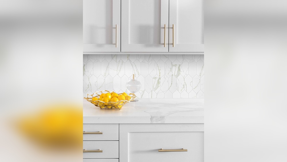 What Color Hardware With Calacatta Cabinet