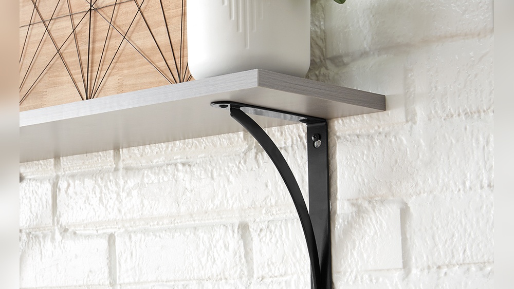 What is the Appriate Distance between Shelf Brackets